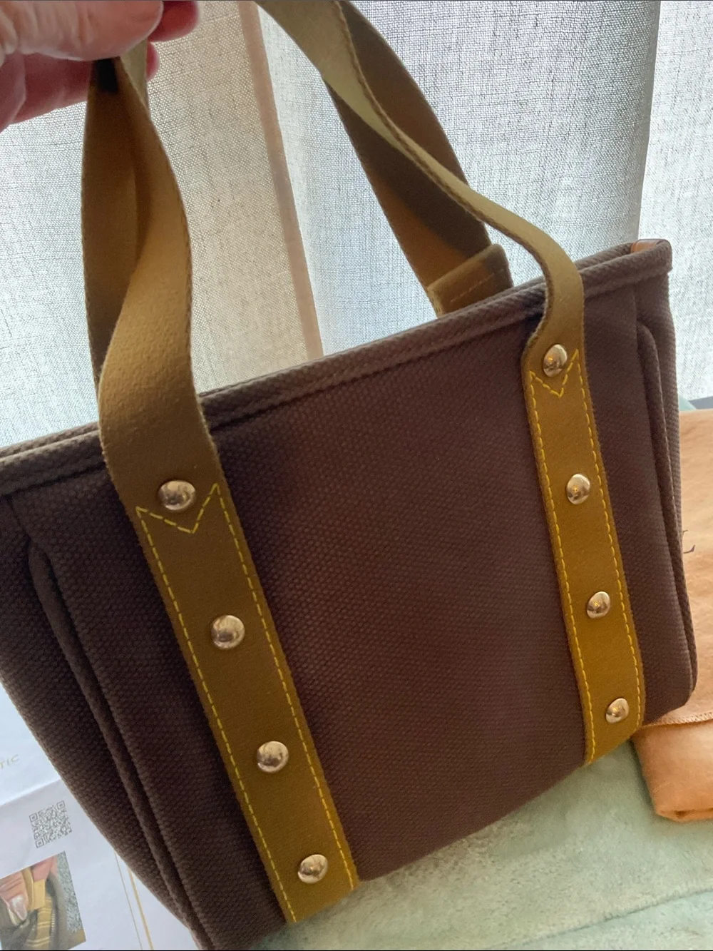 LV hand bag 8X10 excellent condition